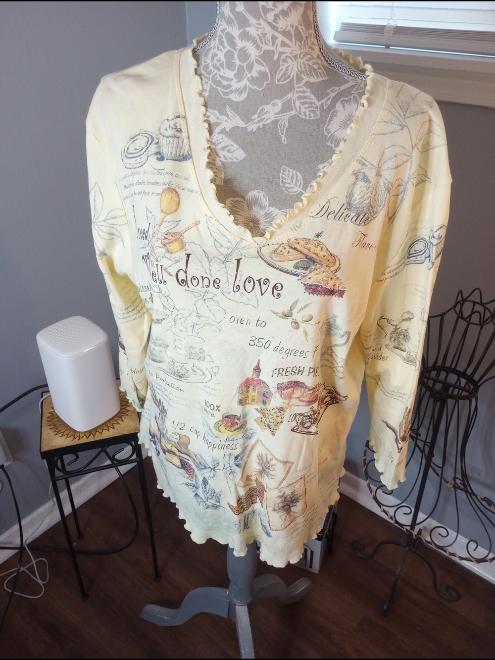Cactus Pale Yellow Long Sleeve V-Neck Tee with Botanical Print - Picture 3 of 11